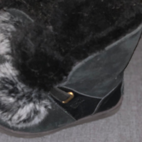 uggs with puff balls